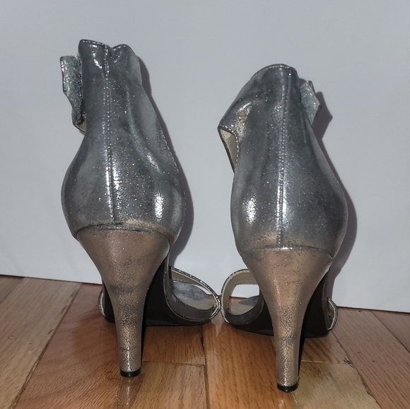 Americian Rag Distressed Metallic Silver Sandals - Picture 5 of 10